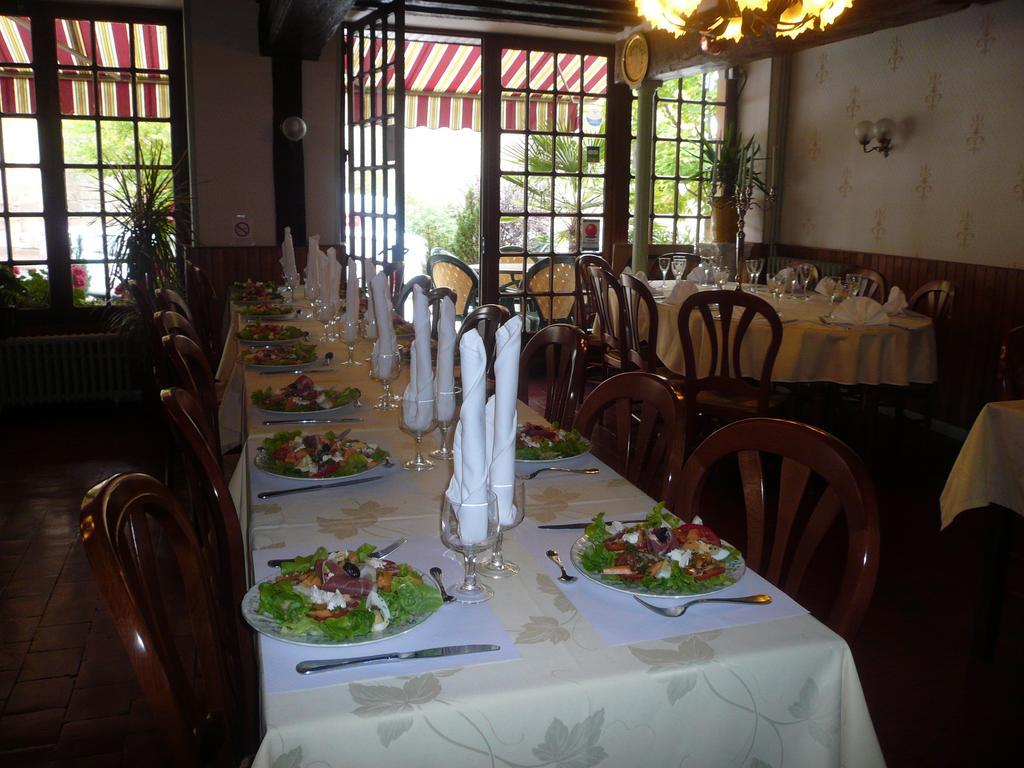 Lurcy-Lévis Auberge Bourbonnaise מראה חיצוני תמונה